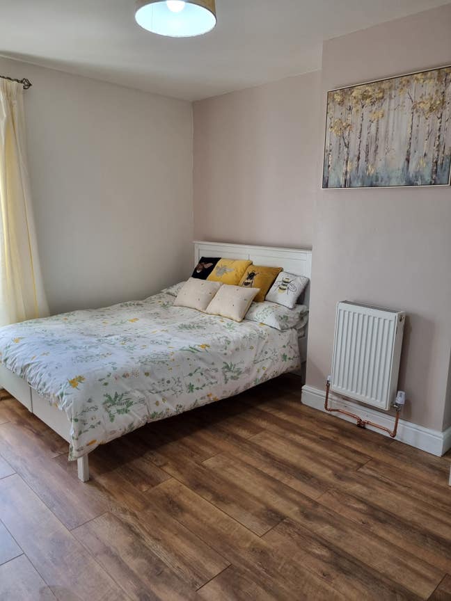 Large double room in large period property Main Photo