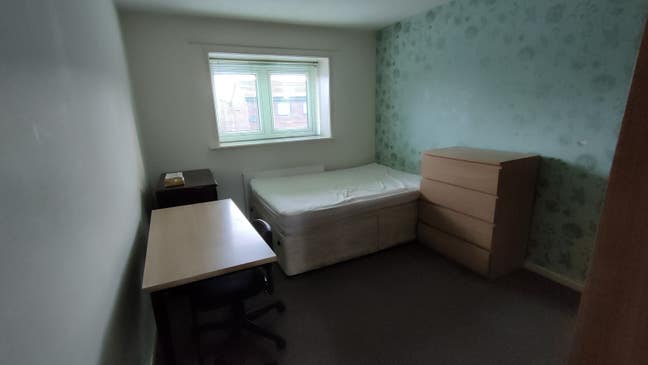 Two rooms will be available - close to Salford uni Main Photo