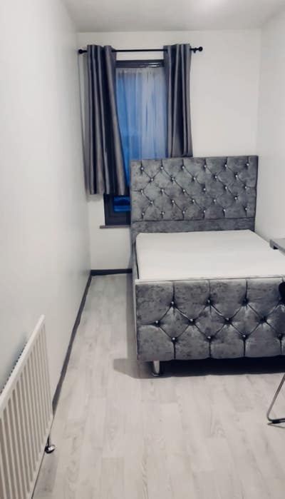 1 Double room available now SE11  Main Photo