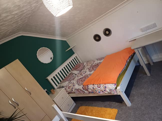 3 bed house in Clifton. Close to town centre  Main Photo