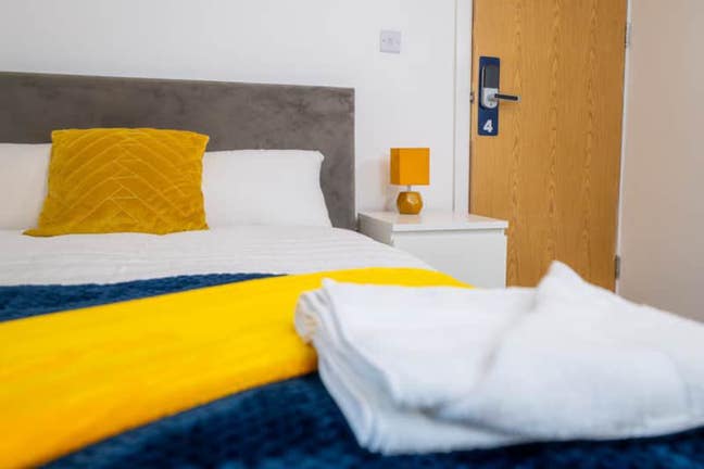 NO DEPOSIT - Couples  Large Rooms | Bills Inc Main Photo