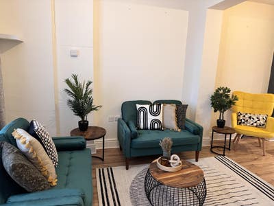 3 bed House Share - *All BILLS INC* - Big! Main Photo