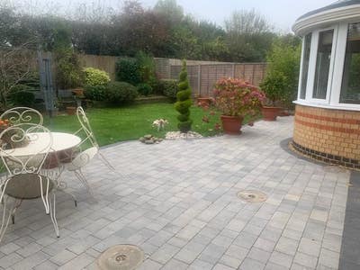 Double room for female, parking, garden, all inc Main Photo