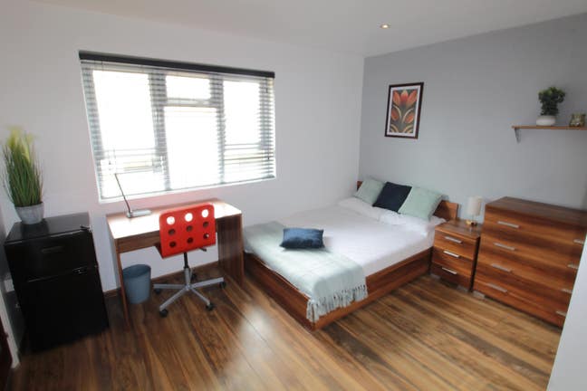 💸 Pay £1 This Month! Modern Double Ensuite Main Photo
