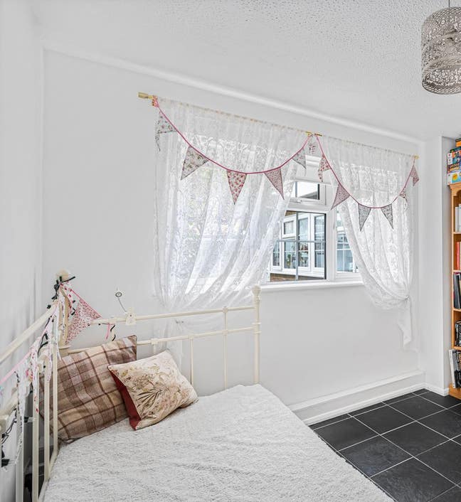 Ground floor annex  Main Photo