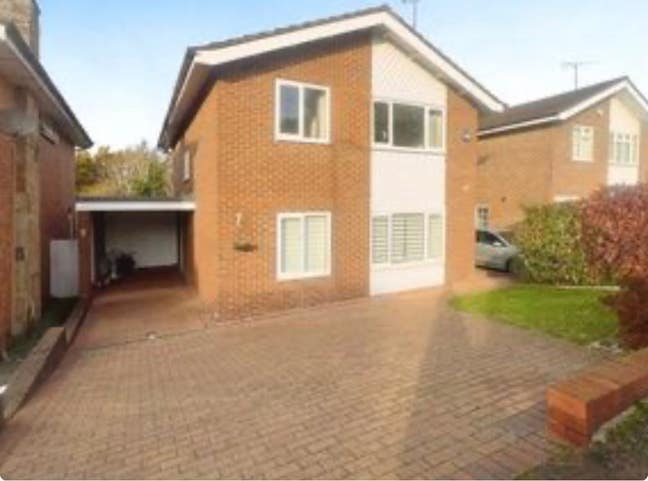 4 Bed Detached House for short term let  Main Photo