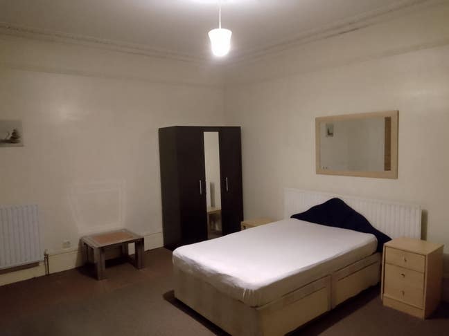Clean very spacious big comfortable room Main Photo