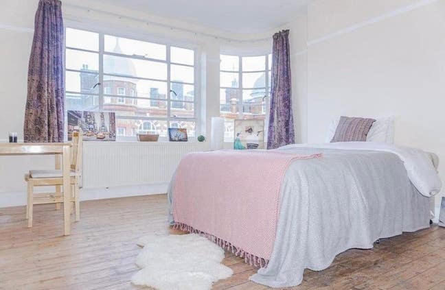  2Massive Doube Room in Algate East 1250 Bils inc  Main Photo