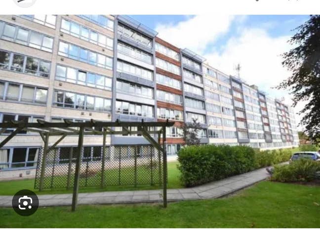 A double room in a two bedded flat Main Photo