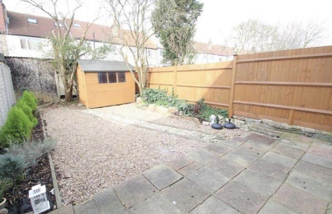 Lovely clean furnished rooms, 5mins from station. Main Photo