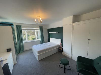Extra Large Double room in Downend.  Main Photo