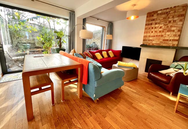 Double room right by Hampstead Heath.  Main Photo