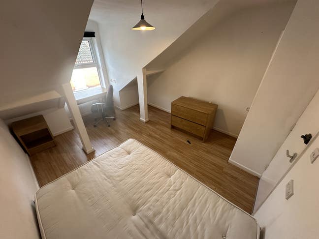 5 Frederick Grove to let Main Photo