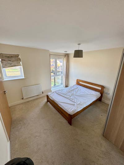 Spacious Double Room with En Suite - Bills Include Main Photo