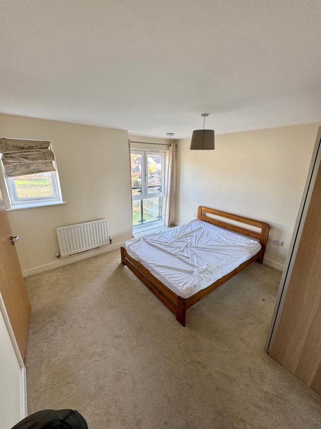 Spacious Double Room with En Suite - Bills Include Main Photo