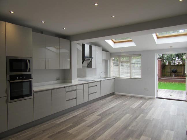 Room available in Southfields, end of Feb 2026 Main Photo