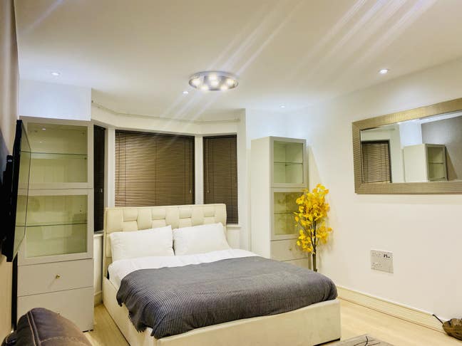 Studio apartment  Main Photo