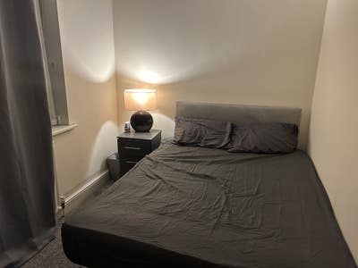 One room available in a two bedroom flat Main Photo