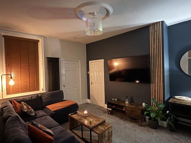 Fully furnished double room in upstairs flat Main Photo