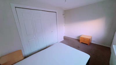 Double room available in Heelands Main Photo