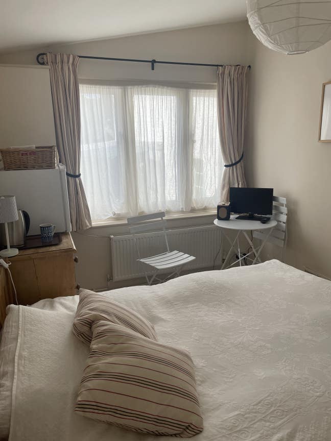 Small double bedroom in Ashburton. Main Photo