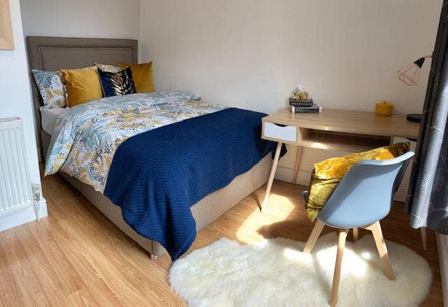 Young Professional HouseShare Main Photo