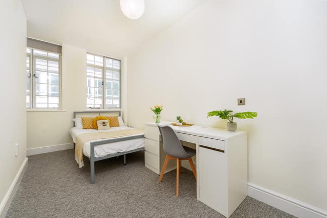 City centre flat share (4AW) Main Photo
