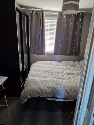 Cosy king-size room in friendly Brighton houseshar Main Photo