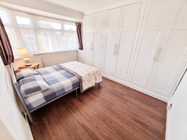 Large Double bedroom in Harrow Main Photo