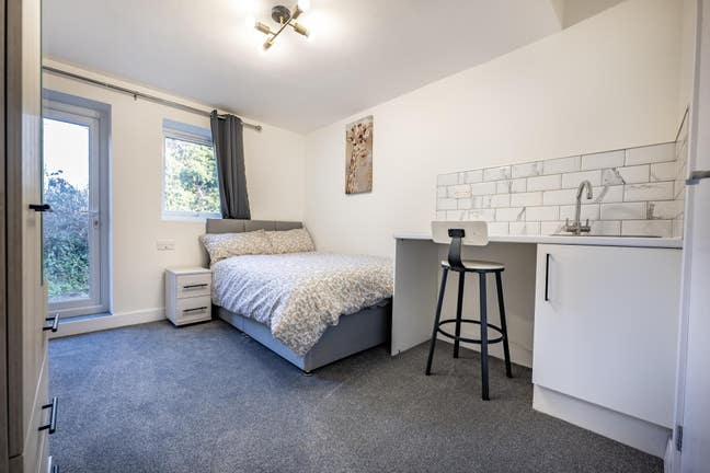 Ensuite Room - High Brooms Station - All Bills Inc Main Photo