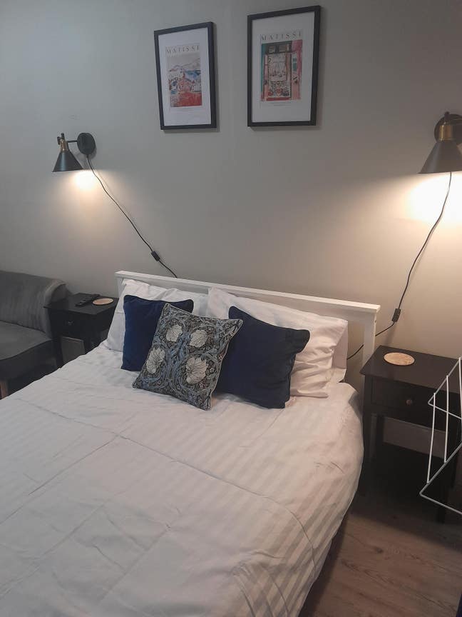  Double room for full time employed person. Main Photo