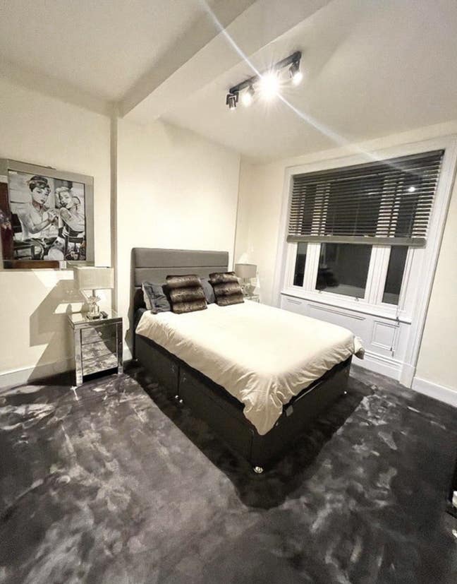Large Double Bedroom. Immaculate Flat + Roof Terra Main Photo