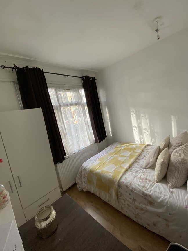 Small Double room in Tooting Broadway  Main Photo
