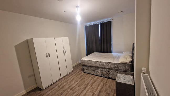 Flatmate required in a modern 2 bedroom flat Main Photo