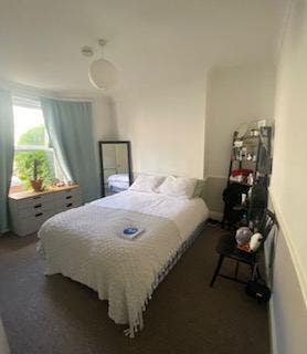 Lovely house, bright double 10 min Seven Sisters Main Photo