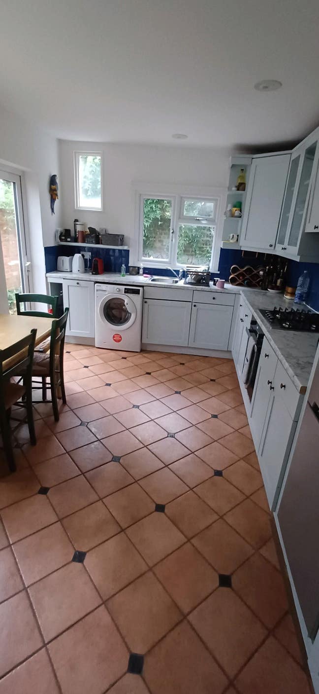 Double bedroom - short term Main Photo