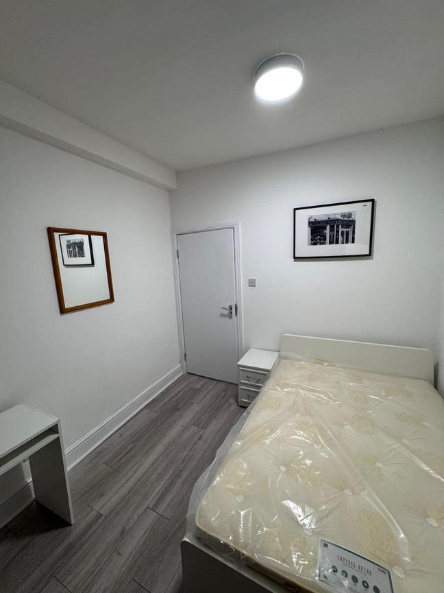 Double Room in Recently Refurbished Flat Main Photo