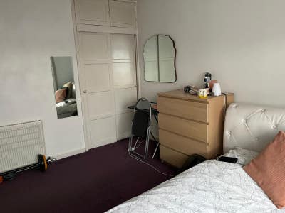 Large double room available in nice share house Main Photo