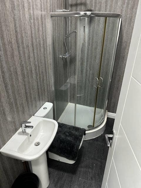 2 Bed Flat Available Now Main Photo