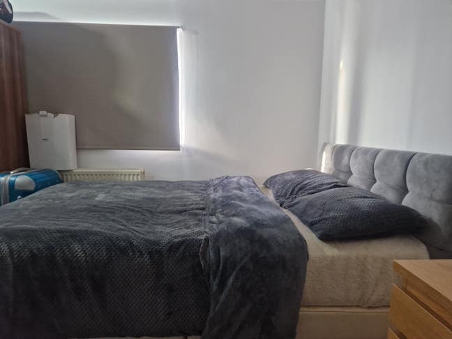 Ensuite spacious room available soon Main Photo