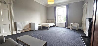 Spacious Large room - Available 5th of June Main Photo