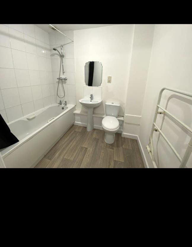 Double room in newport Main Photo