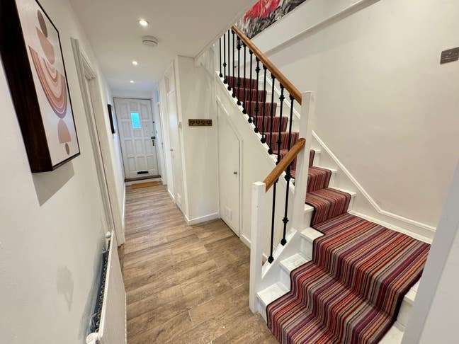 1min to DLR, E14  Main Photo