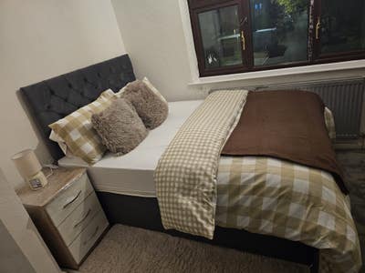 Tastefully Refurb Double Room Main Photo