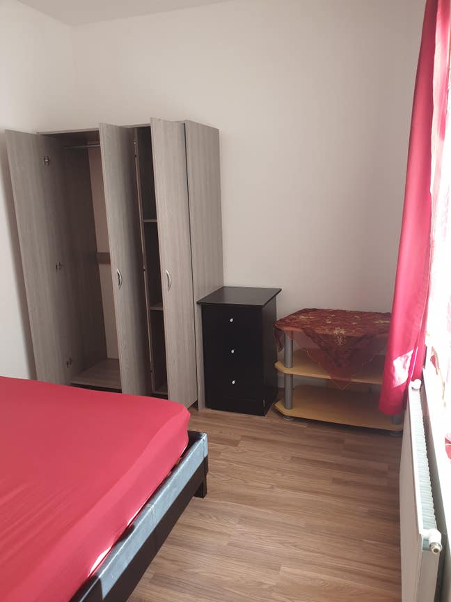 Double room in Burton latimer  Main Photo