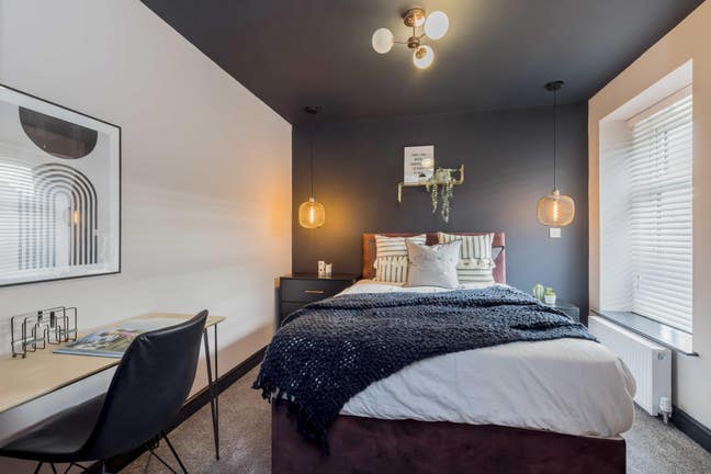 💥All Bills Included  💥3 Rooms Available  Main Photo