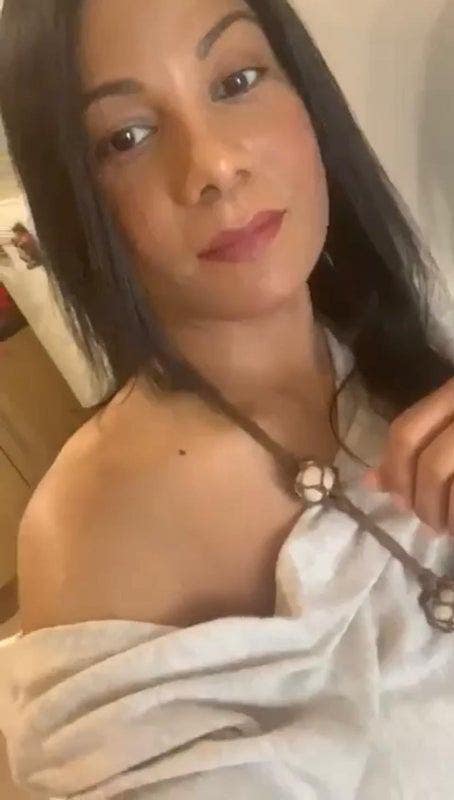 47 year old Female seeks a double room Main Photo