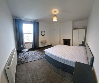 Large Double Room Available Now Main Photo