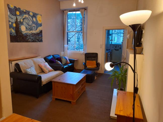 Flat suitable for homeworking couples Main Photo
