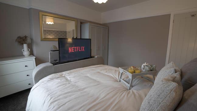 'Netflix & Chill' In A Stylish, Central Home Main Photo